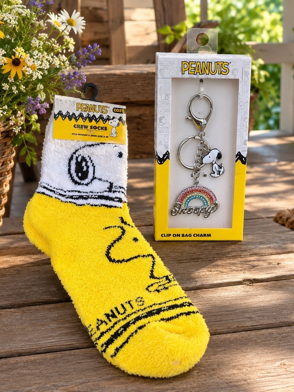 Peanuts Snoopy Yellow Crew Socks & SNOOPY Rainbow Clip-On Bag Charm NWT